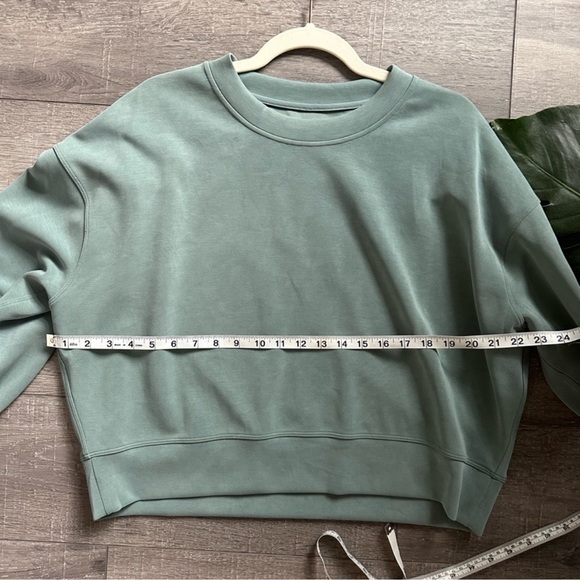 Lululemon Perfectly Oversized Cropped Crew *softstreme - Picture 7 of 7